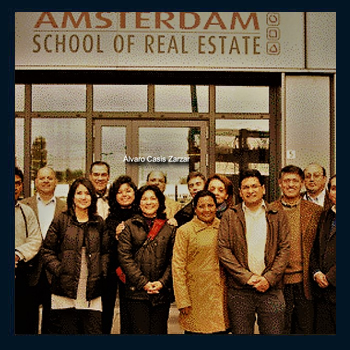 Master in Real Estate Management and Development /Universidad de Amsterdam.